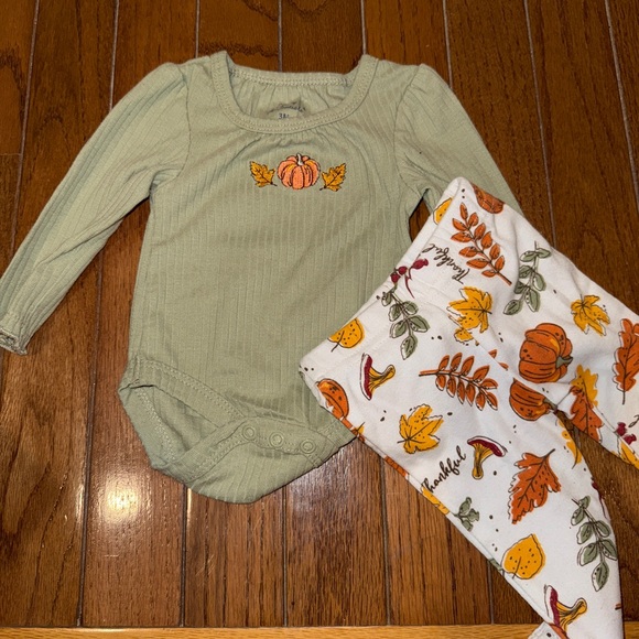 Fall Baby Essentials Green and White Pumpkin Matching Set - Picture 2 of 3